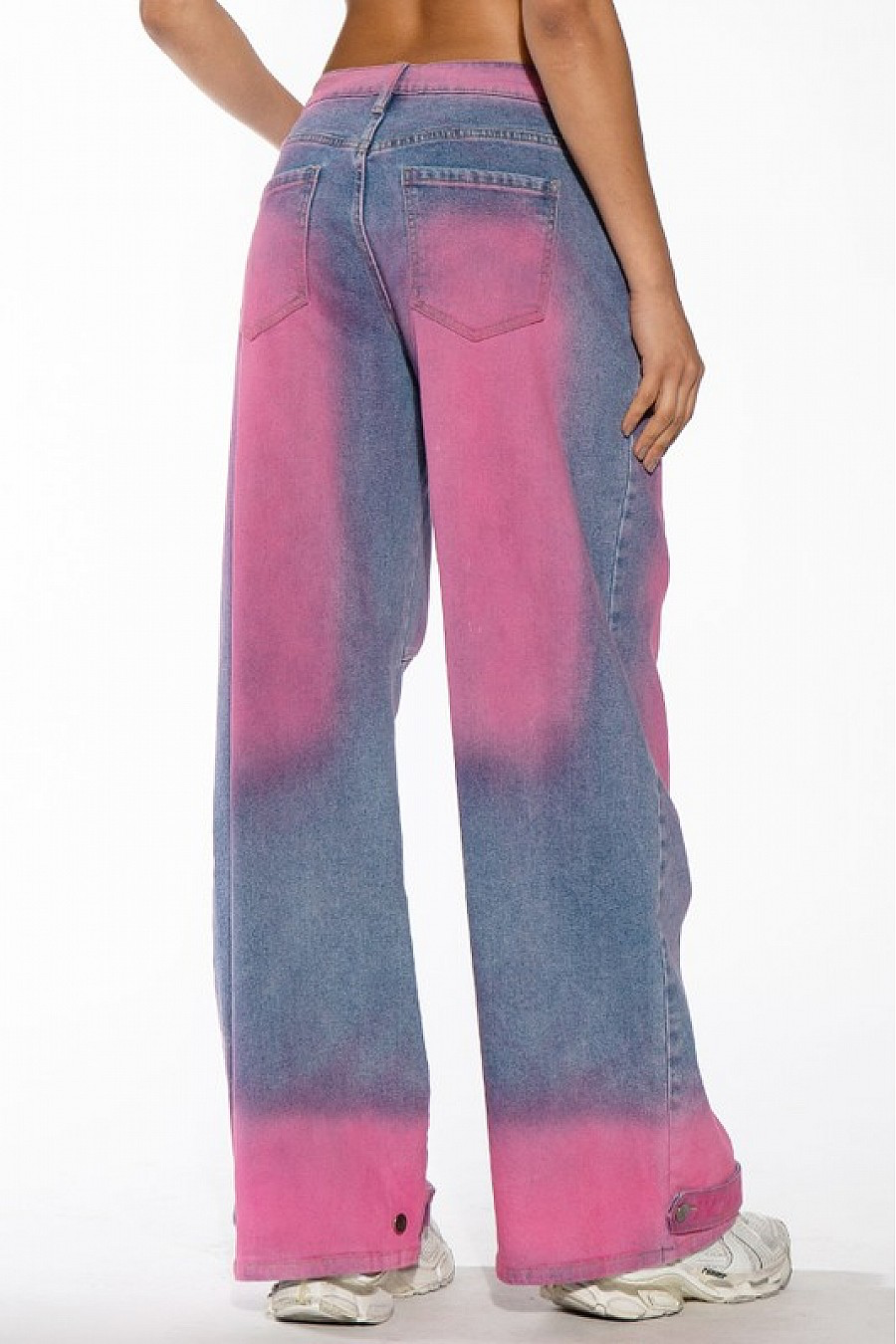 STRAIGHT LEG RELAXED COLOR SPRAYED DENIM JEANS