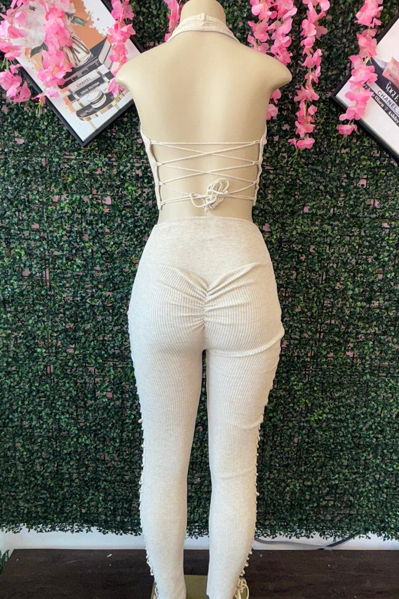 RIBBED TWO-PIECE SET WITH LACE-UP HALTER TOP AND PANTS