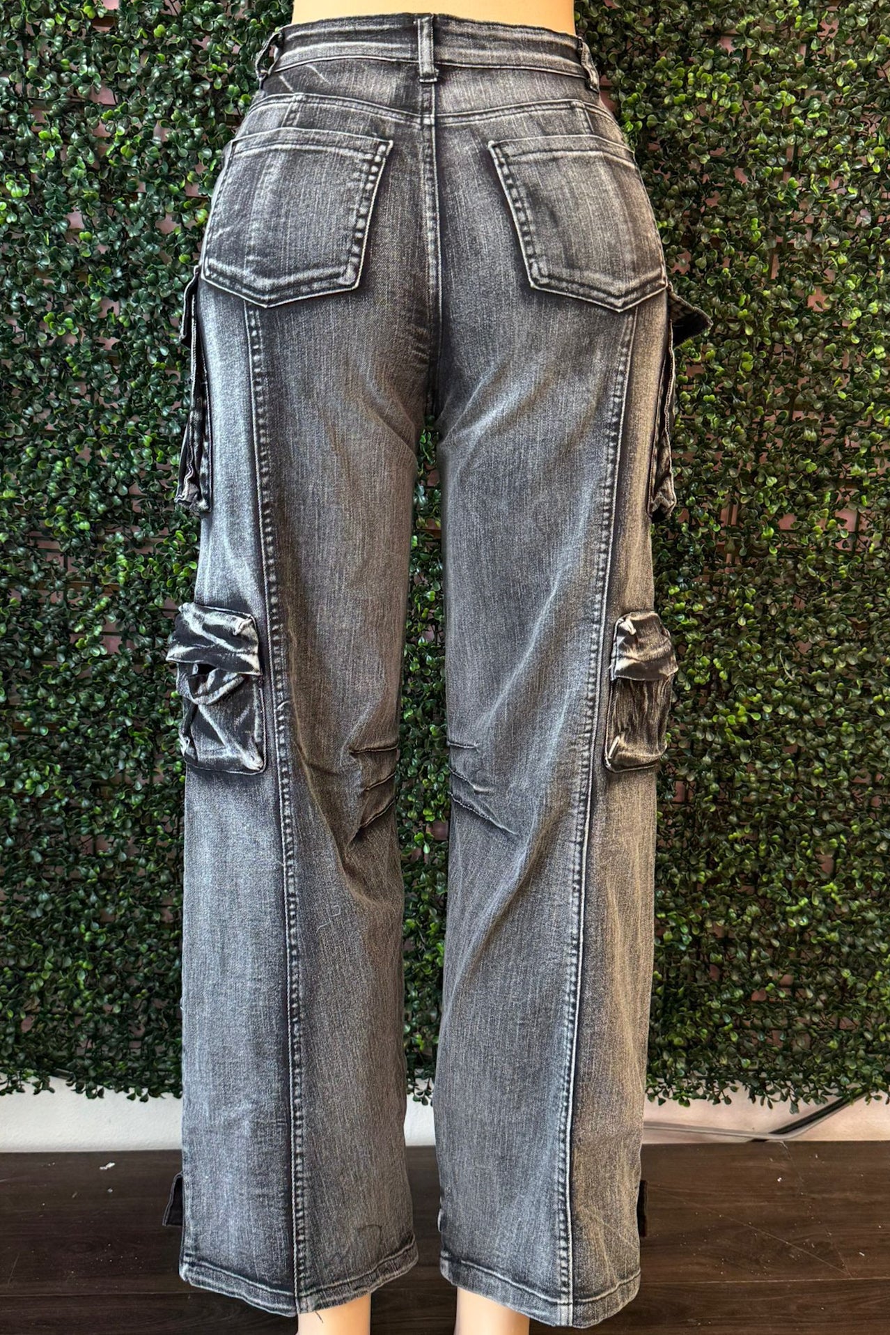 URBAN EDGE CARGO JEANS