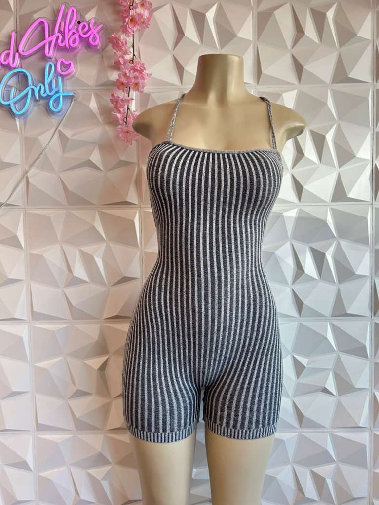 Knit Criss-Cross Bodycon Shorts Set