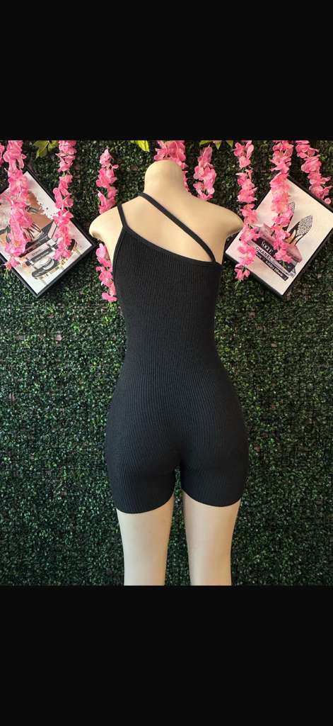 RIBBED ONE SHOULDER ROMPER