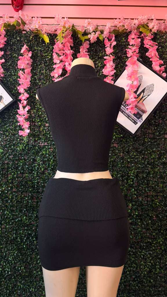 Off-Duty Ribbed Skirt Set