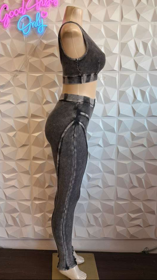 The Graphite Ribbed Sculpt Set