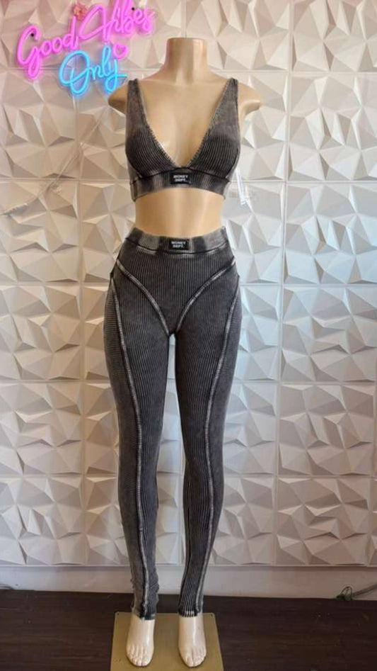 The Graphite Ribbed Sculpt Set